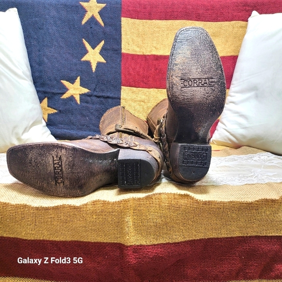 Super sexy CORRAL WOMEN'S WOVEN STUD & HARNESS BOOTS - SQUARE TOE - Picture 5 of 8